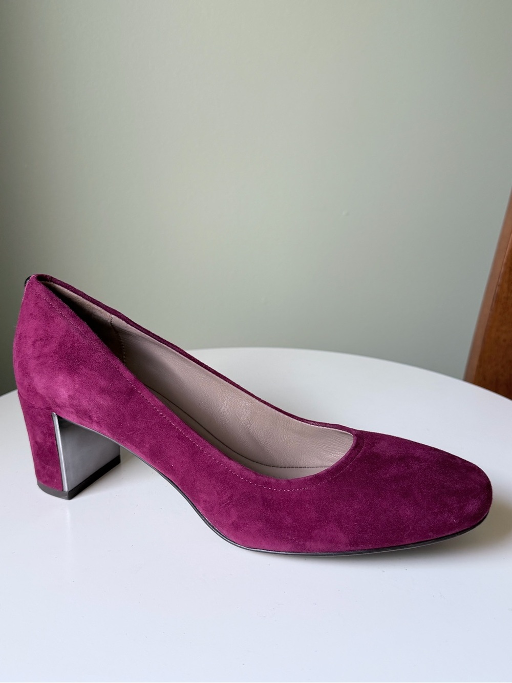 Donald Pliner Corin Suede Block Heel Pumps Size 9.5M